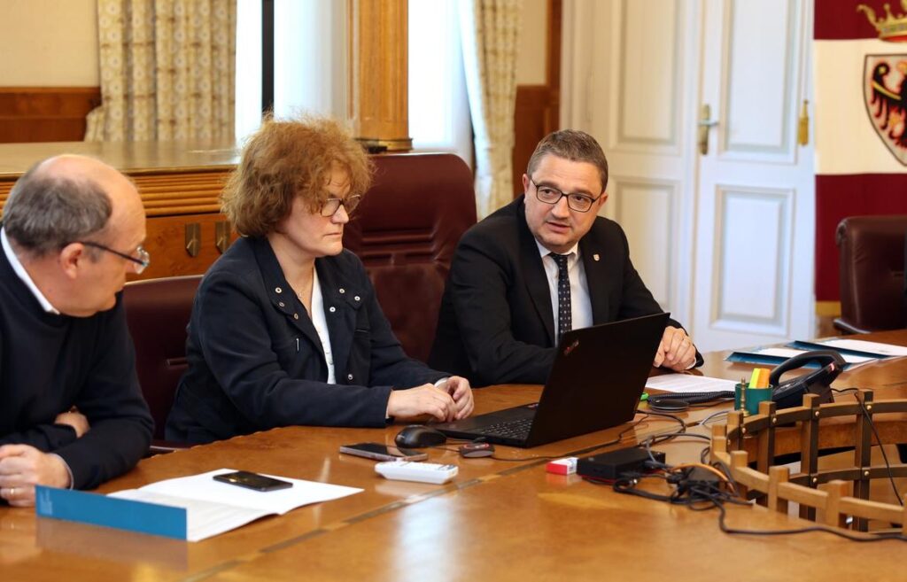 Presentazione Bando Rivitalizzazione Centri Spopolamento [ Archivio Ufficio Stampa PAT]